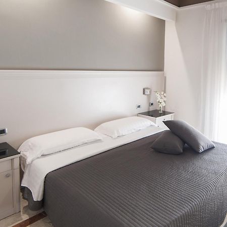 Hotel Giulia Ocean Club Qualiano Esterno foto